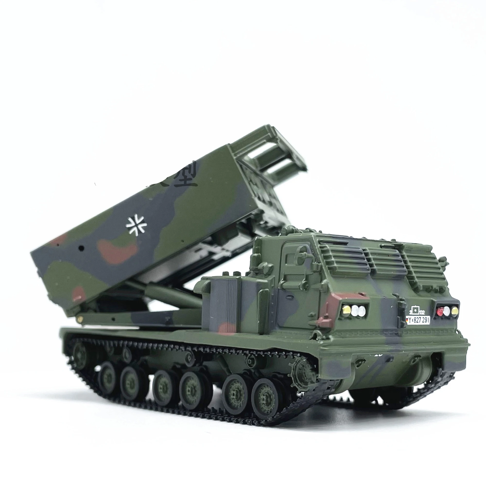 

1:72 Scale American M270 Multi-barrel Firing German Tri-color Camouflage Finished Alloy Militarized Combat Tracked Tank Model