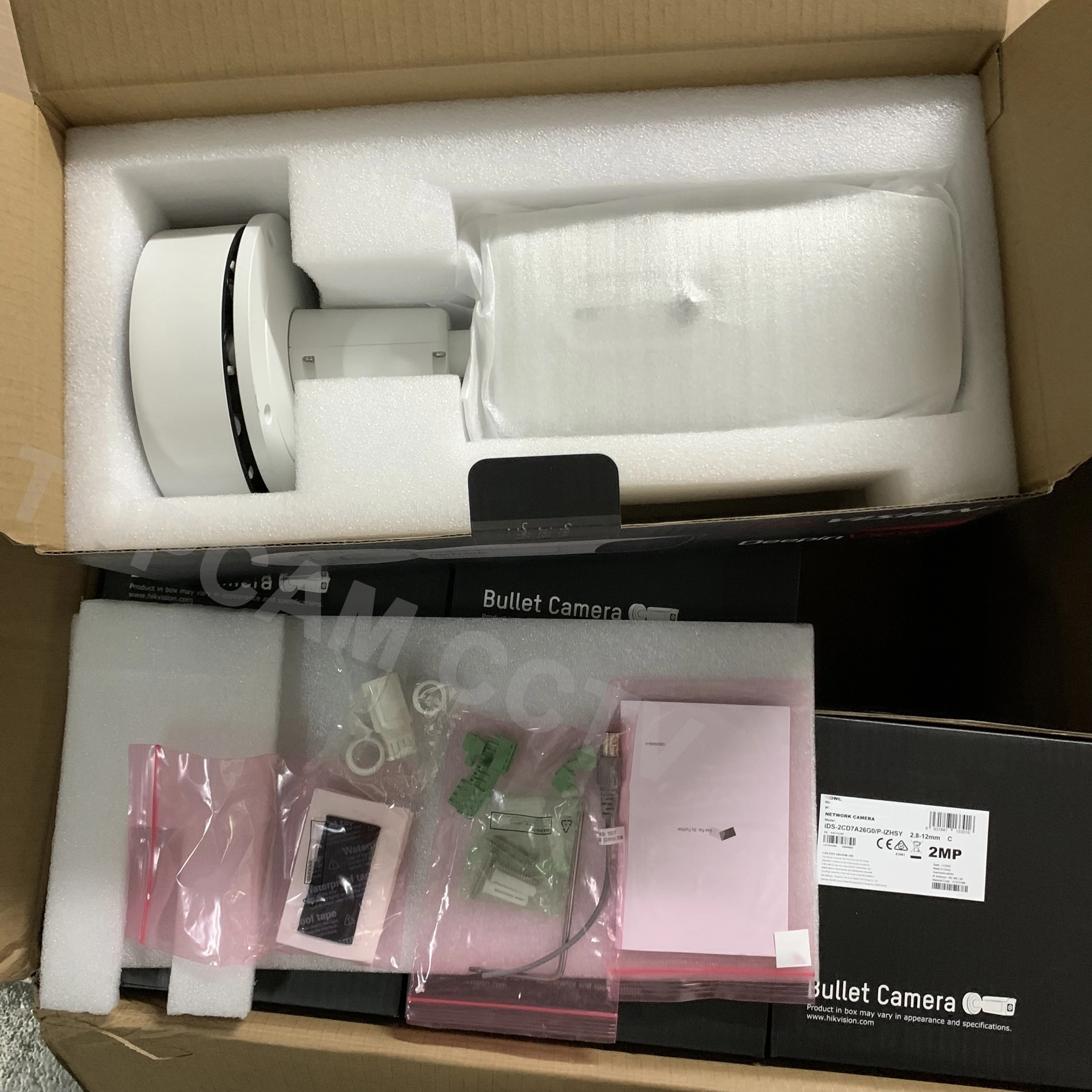 2MP DeepinView ANPR Moto Varifocal Bullet Camera iDS-2CD7A26G0/P