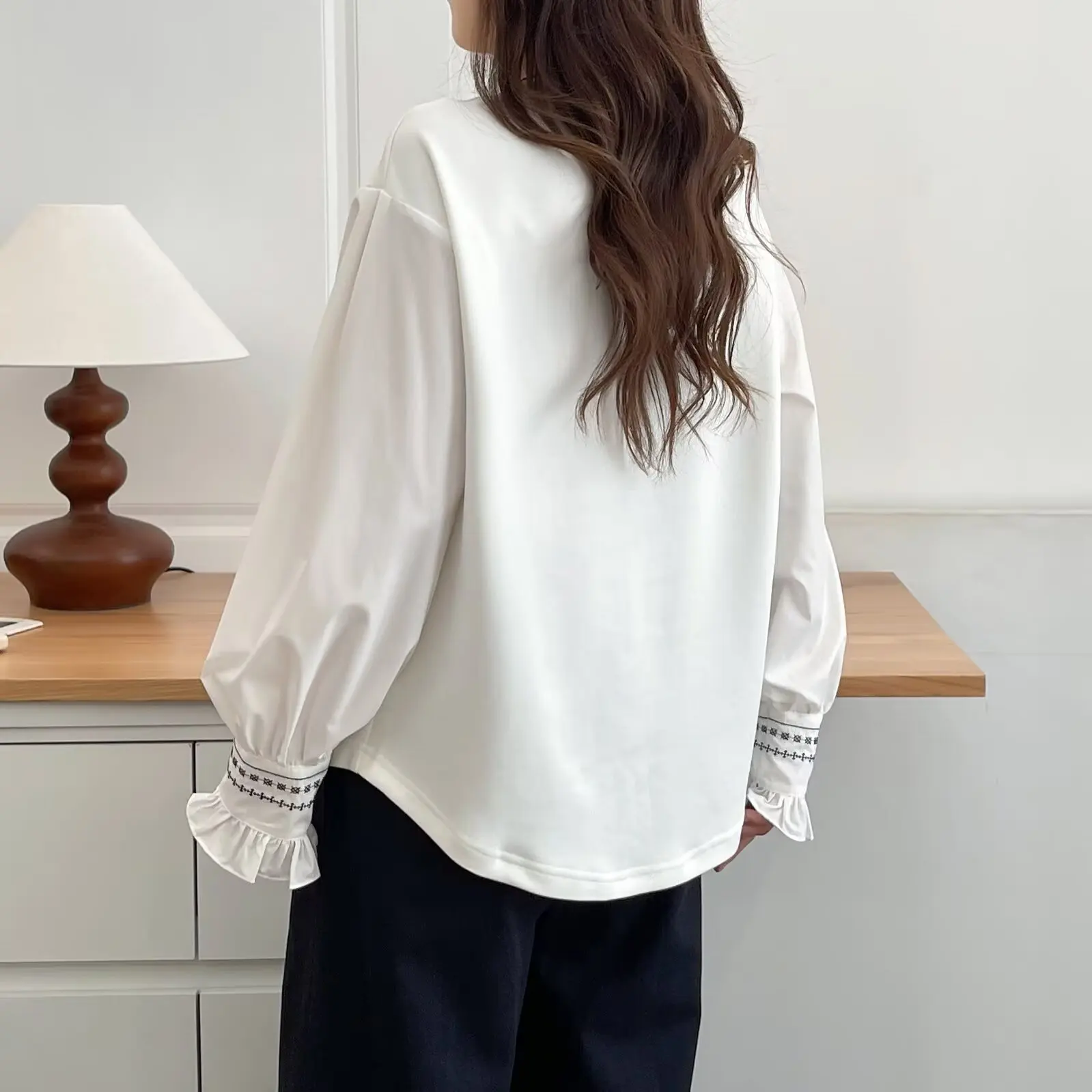 Fashion Plus Size Women's T-Shirt Autumn New Lace Embroidered Cuffs Long Sleeve Tops 2582