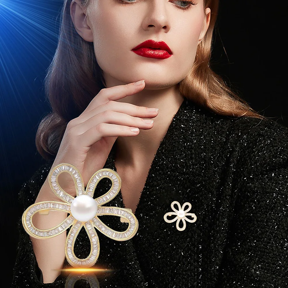 

Brooches for Women Rhinestone Hollow Flower Brooch Lapel Pin Elegant Exquisite Jewelry Corsage Women's Birthday Party Gifts