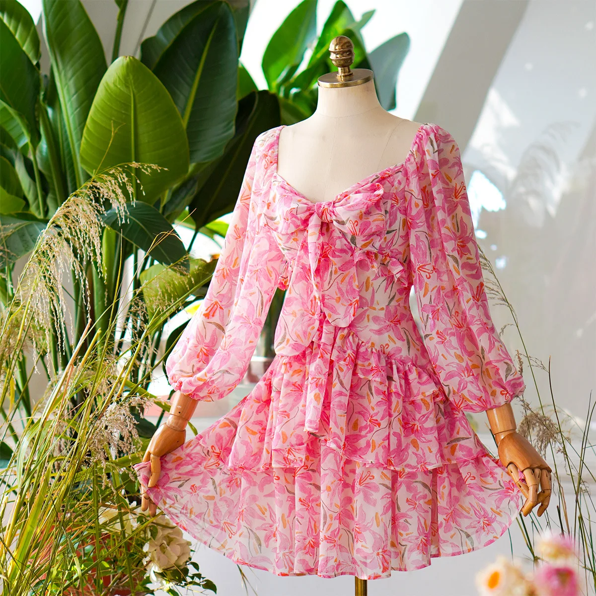 

Summer Off Shoulder Floral Chiffon Puff Sleeve Layered Mini Dress V-Neck Bohemian Beach Wedding Dresses Sexy Kpop Twice Jennie