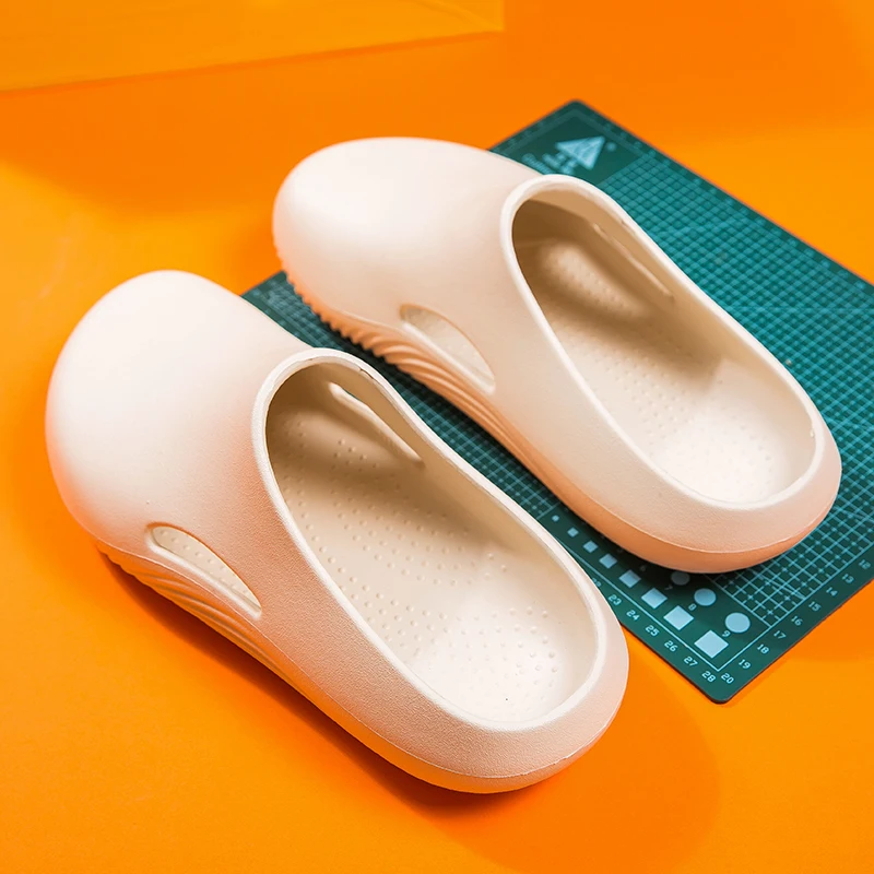 Soft Slippers Summer Slippers Anti Slip Sandals Men Slippers WaterProof Anti Skid Chef Shoe Breathable Slip on Casual Home Slippers Lightweight Beach Sandals Male Garden Clogs