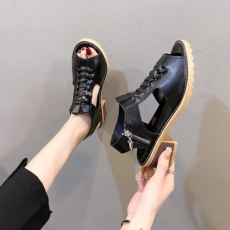 2023 New Thick Heel Round Toe Hollow Side Zipper Sandals for Women's Large Casual Roman Sandals