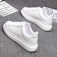 Chaussures pour hommes laquées rouges, chaussures de skate décontractées noires tendance, chaussures de tennis de plein air, chaussures de marche universelles pour hommes et femmes 4