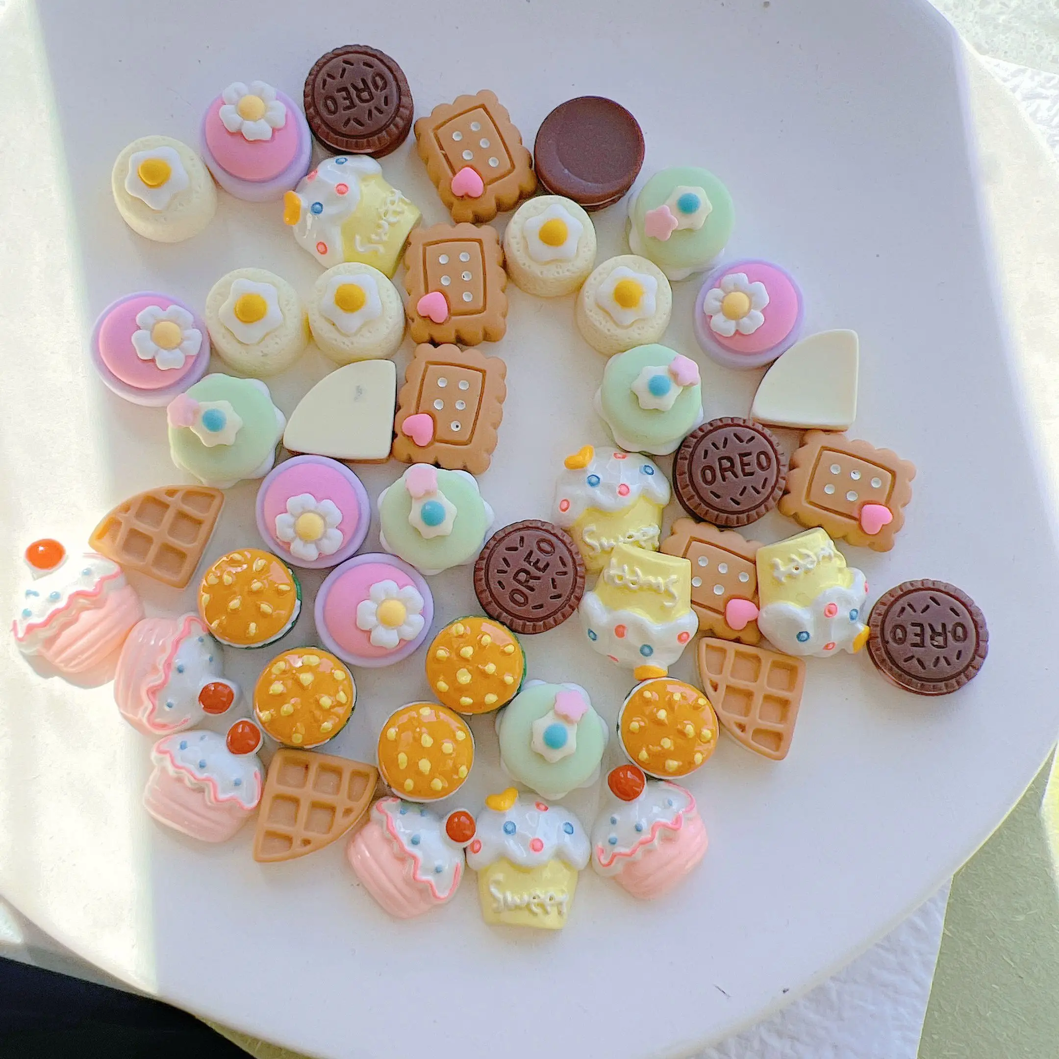 10pcs Nail Art Big Resin Cake Hamburger Biscuit Cupcake Cookie Shapes Nail Resin Decoration Resin Deco for DIY Mini House RC290 2
