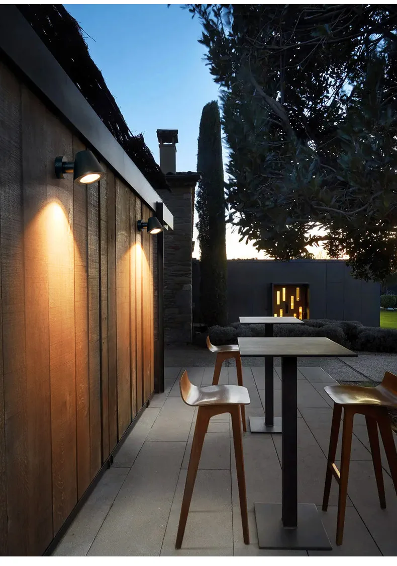 Description Picture 5 of itemOutdoor waterproof LED wall lamp spotlight IP65 villa garden balcony door wall spotlight indoor and outdoor lighting