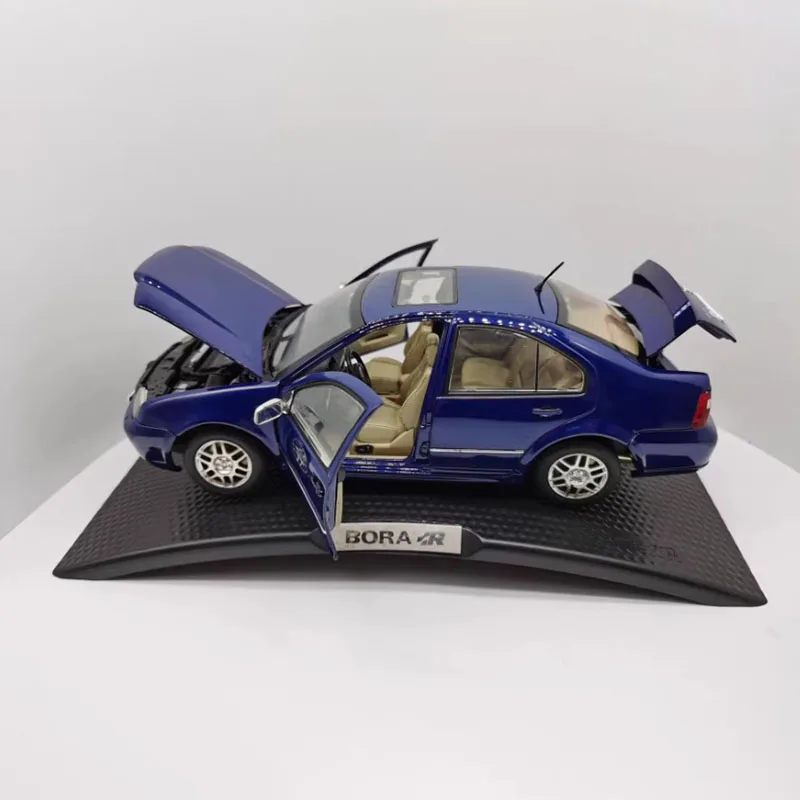 1/18 フォルクスワーゲン ボーラ Original 1:18 scale VW BORA Sports Classic Alloy Simulation