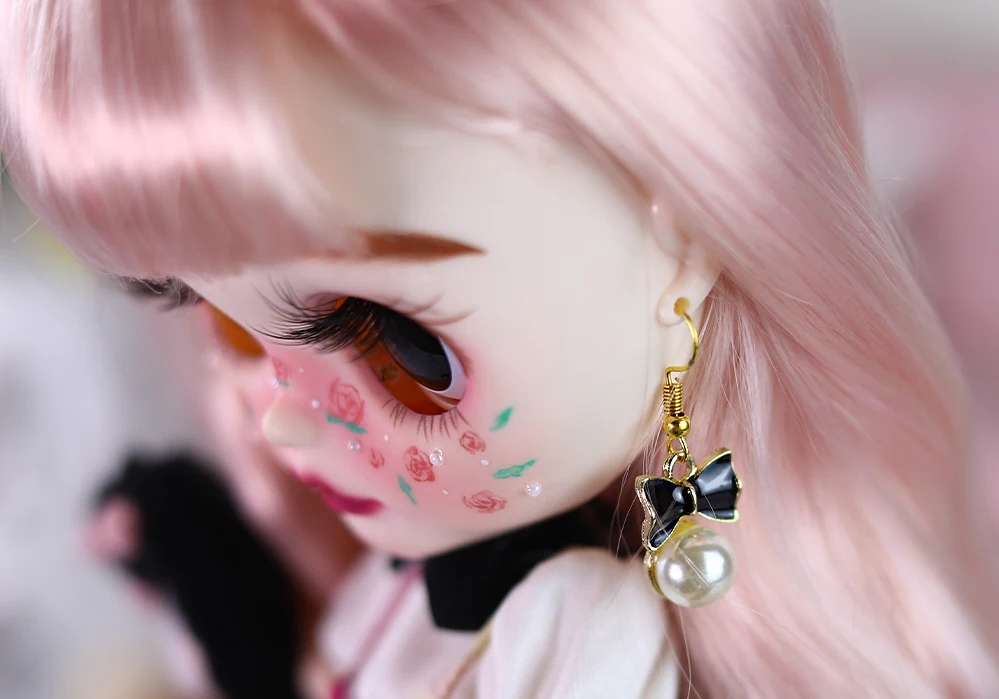 Clara – Prämie Custom Neo Blythe Puppe mit rosa Haaren, weißer Haut und mattem, lächelndem Gesicht 11