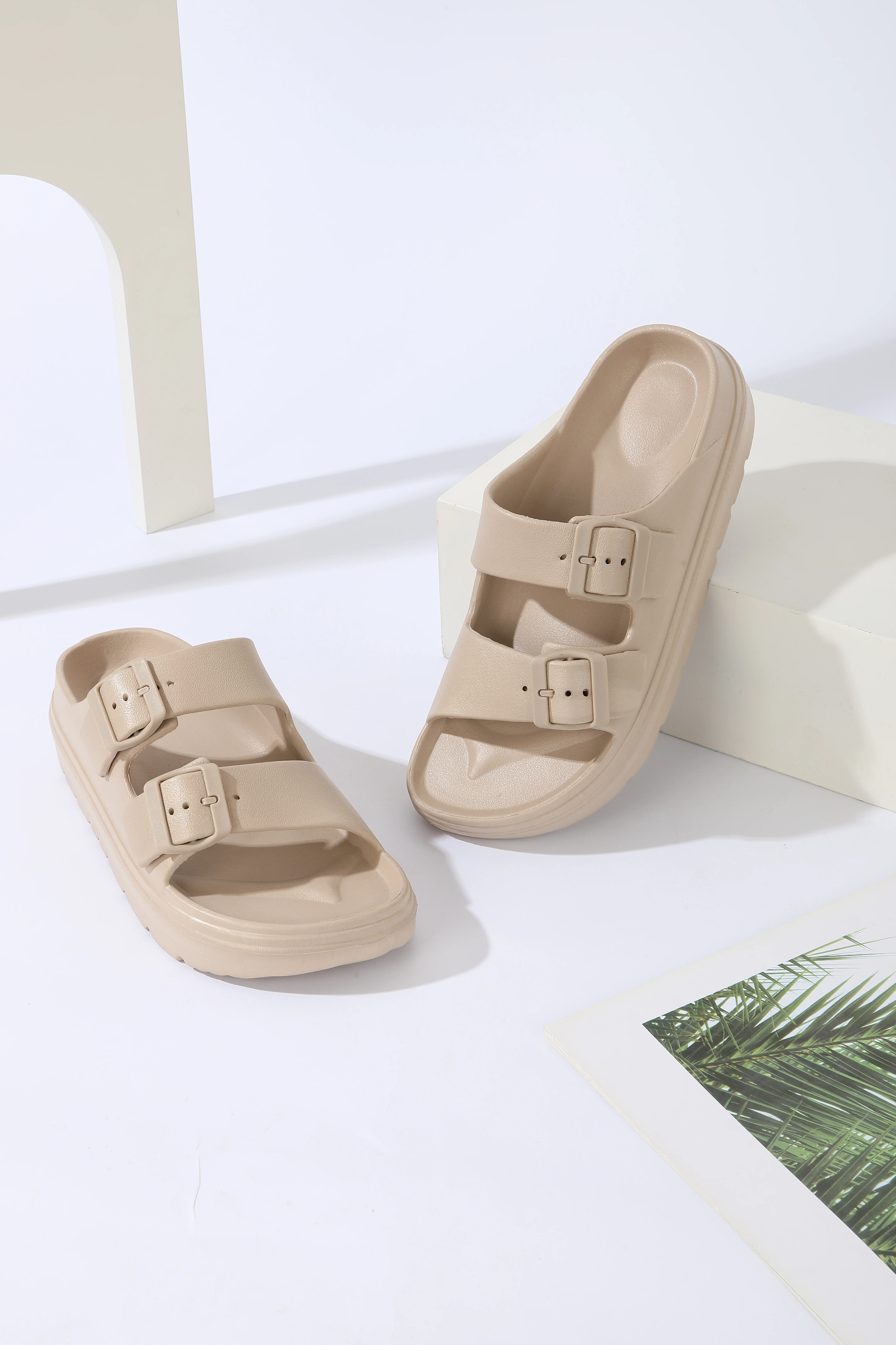 Hochwertige Herren-Hausschuhe mit Dicker Sohle, Damen-Outdoor-Sandalen im Neuen Sommerstil mit Doppelriemen, Rutschfest, Atmungsaktiv, Weichsohlige Strandschuhe – Detail 18