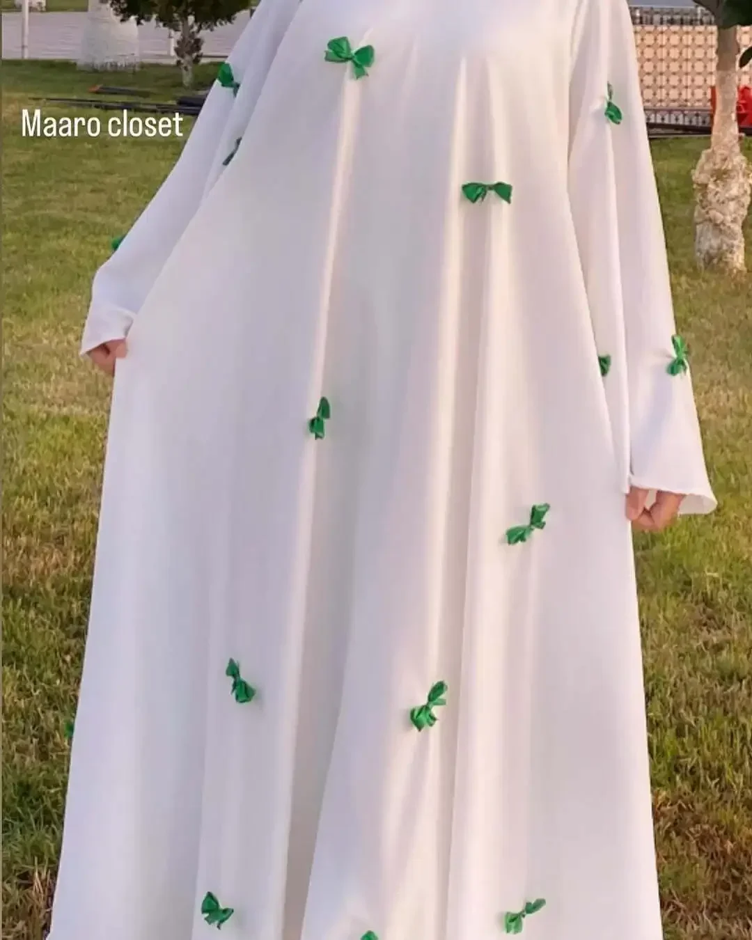 عباية إسلامية فاخرة مزخرفة بفيونكة بيضاء ملابس نسا...