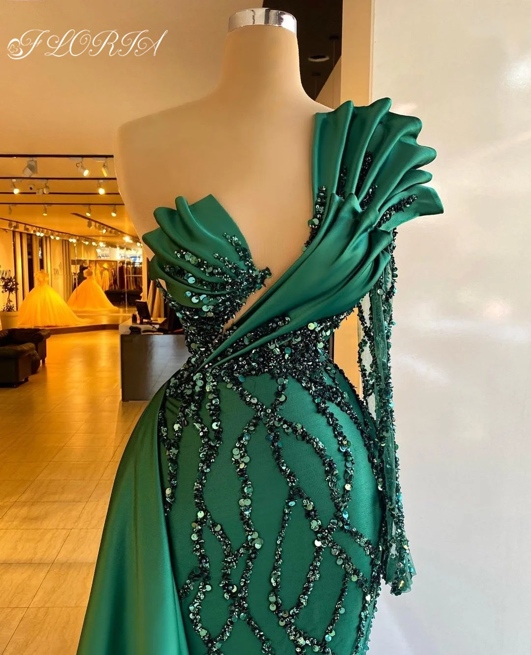 Melbourne Silk Party Wear Ladies Green Elegant Gown at Rs 4754 in Delhi