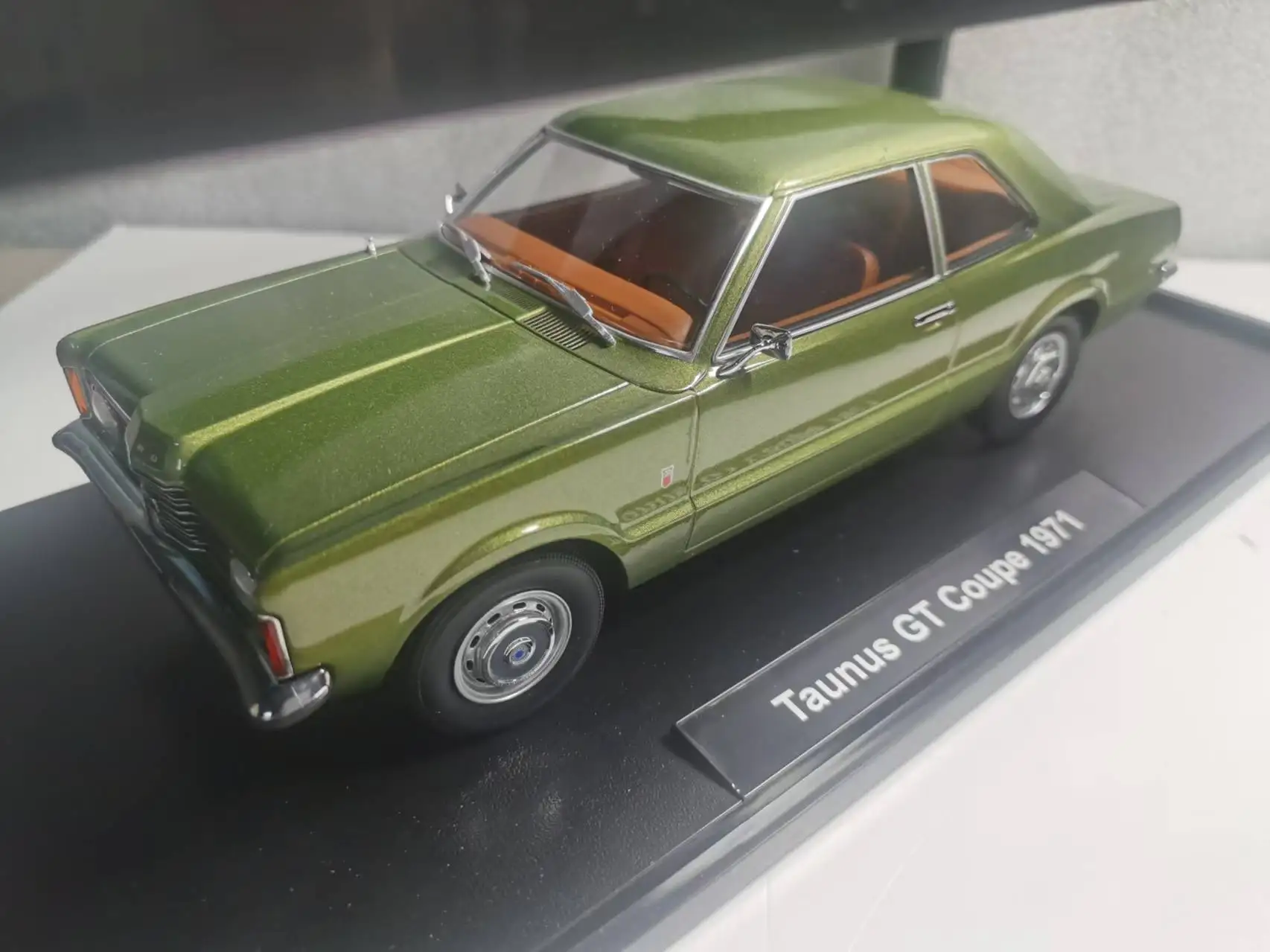 Die-cast Ford Taunus GT L Limousine 1971 Retro Coupe 1:18 Scale Alloy  Static Classic Car Model Souvenir Hobby Collection Gifts - AliExpress, image size:1706x1279