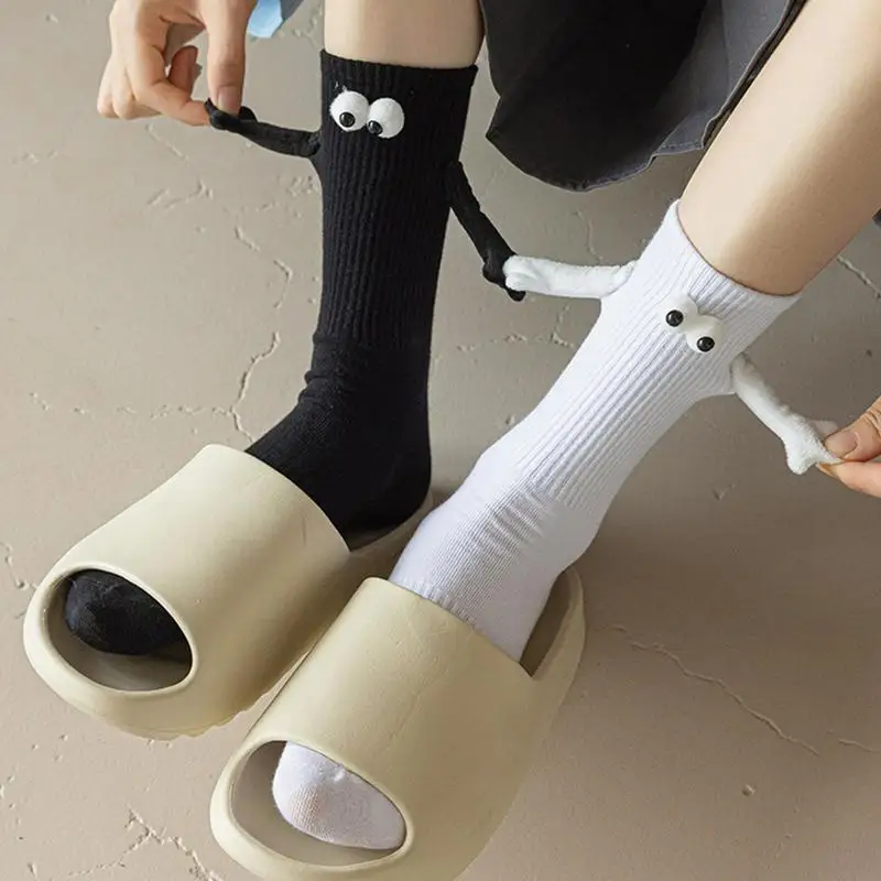 Magnetic Socks Magnetic Hand Holding Socks With Eyes Mid Tube Cute Socks Funny Gifts Magnetic Suction 3D Doll Couple Holding