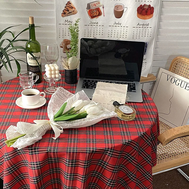 Description Picture 4 of itemChristmas Plaid Tablecloth Xmas Red Green Rectangle Party Table Cloth Vintage Dining Table Cloth 2025 New Year Home Party Decor