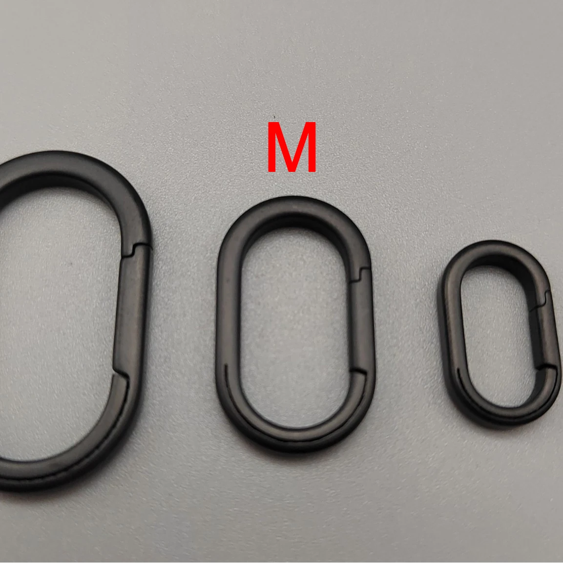 Titanium Quickdraw Keychain: Lightweight Carabiner Accessory