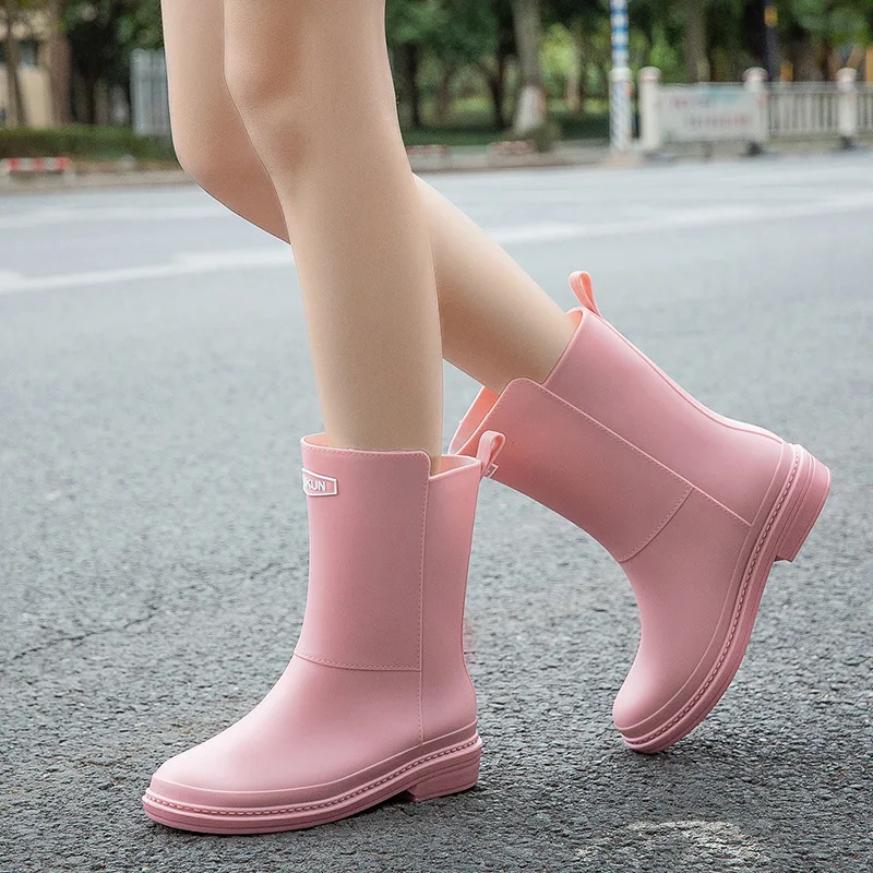 Rain Boots Women's Waterproof Shoes Fashion New Adult Mid-Tube Lightweight Non-Slip Thickened Warm Wear-Resistant Rubber Shoes