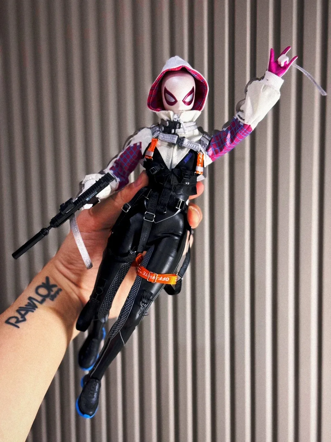 ELEPHANT TOYS ELE9002サイバー スパイダー ガール 1/6 ELEPHANT TOYS ELE9002 1/6 Cyber Spider-Girl Collectible