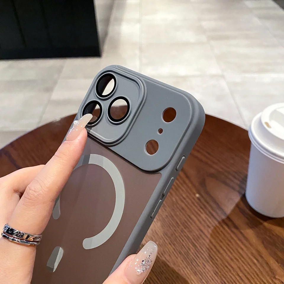 Magnetic iPhone 17 Pro Max Protective Case