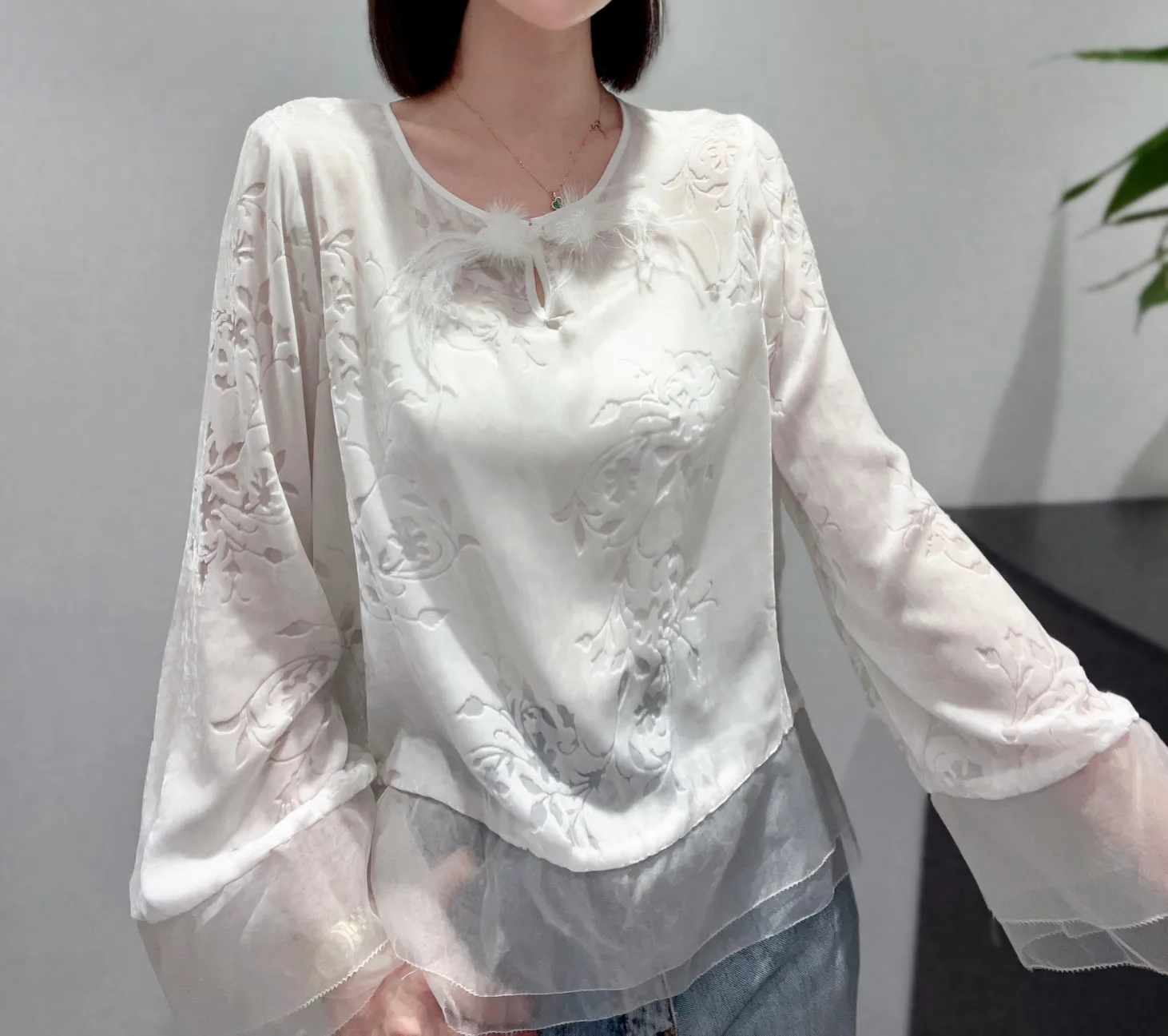 

2023 Autumn/Winter Fashion New Women's Clothing Velvet Top 0912