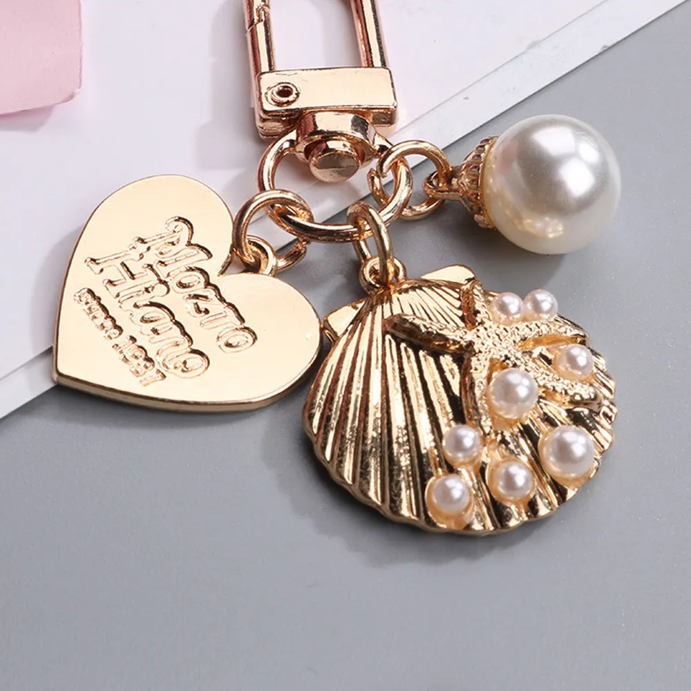 

Shell Pendant Keychain Fashion Elegant Letter Label Imitation Pearls Key Chain Handbag Hanging Pendant Keyring Women Girls