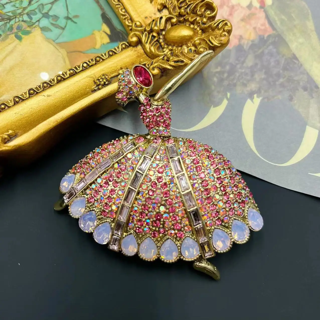 

Exquisite Craft Ballet Girl Pink Cute Sweet French Vintage Style Brooch Clothes Accessories