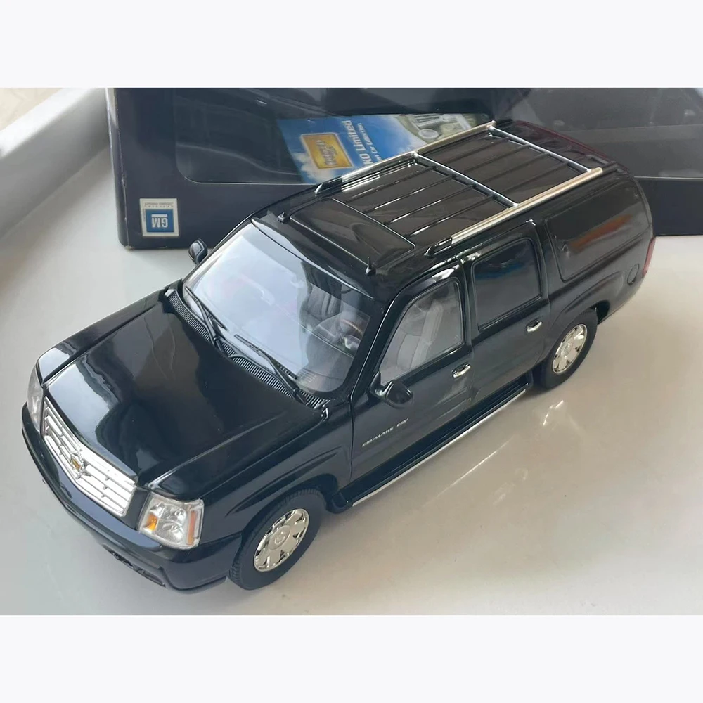 キャデラック エスカレード ESV 2003 1/18 ミニカー Y0967 Sb971de3032884be3b9a651509ee97