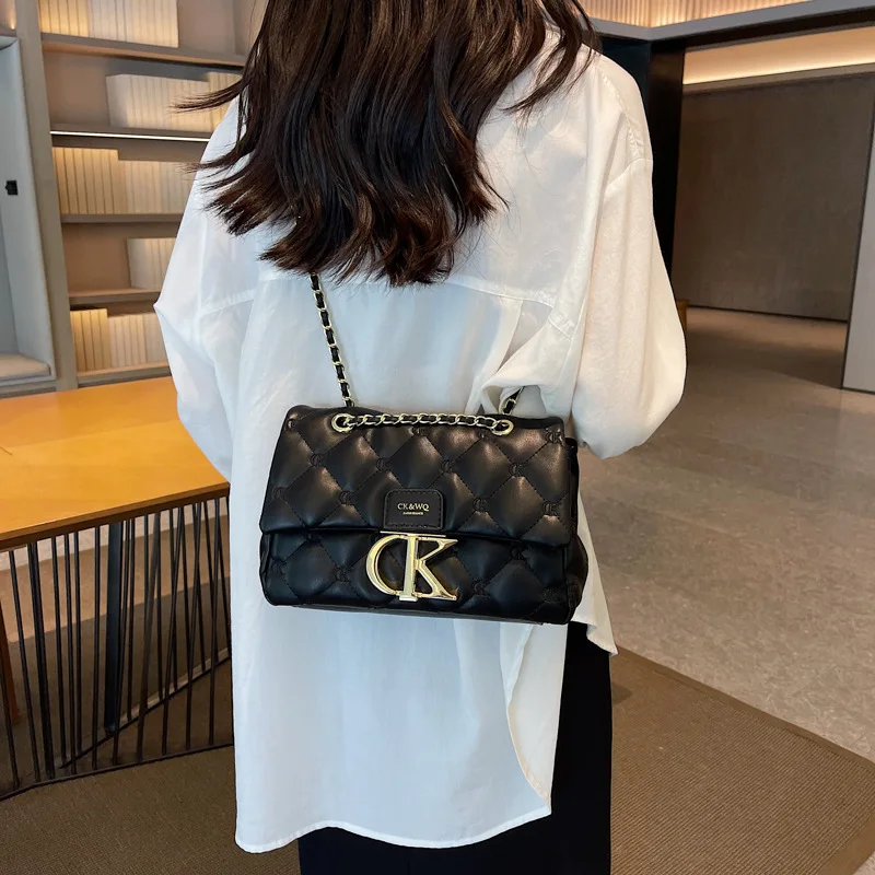 

Xiaoxiangfeng Lingge Bag Women's 2023 New Single Shoulder Oblique Straddle Chain Bags Underarm Small Square Flaps Channels Gg Cc