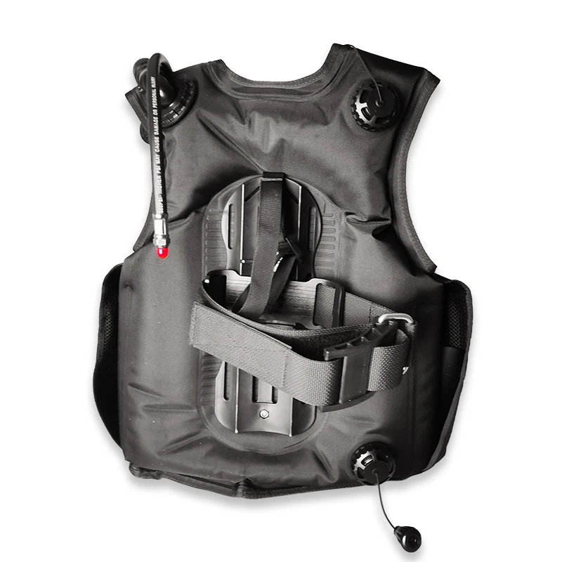 Рисунок 6 - Куртка с регулятором плавучести