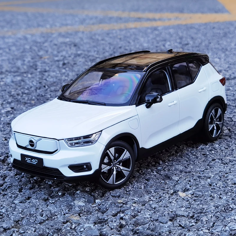 ボルボ特注 Paudi model 1/18 ボルボ Volvo XC40 R-DESIGN ホワイト