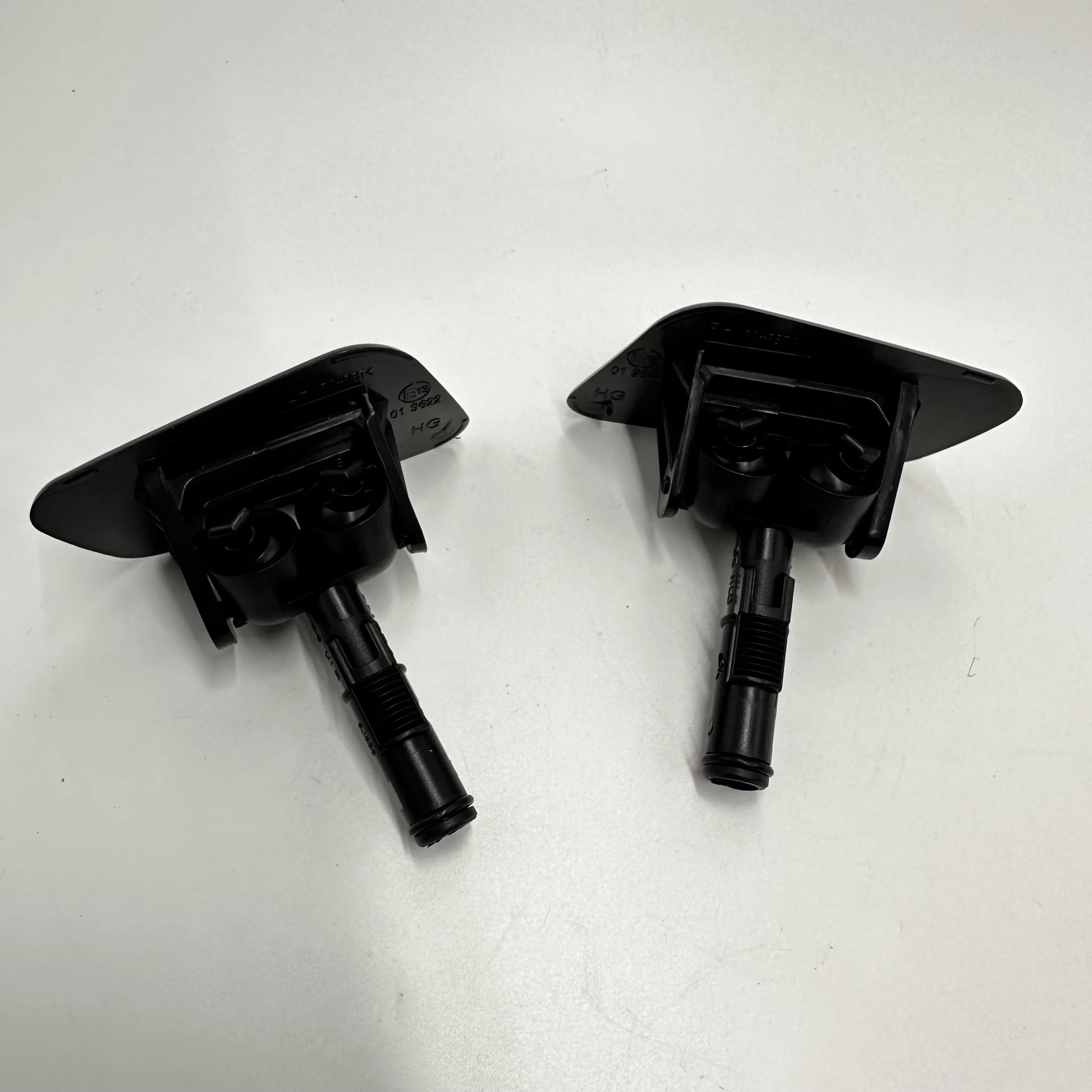986803V000 986903V000 Front Headlamp Headlight Washer Spray Nozzle Cover Cap For Hyundai i40 Azera Grandeur HG 2011-2015