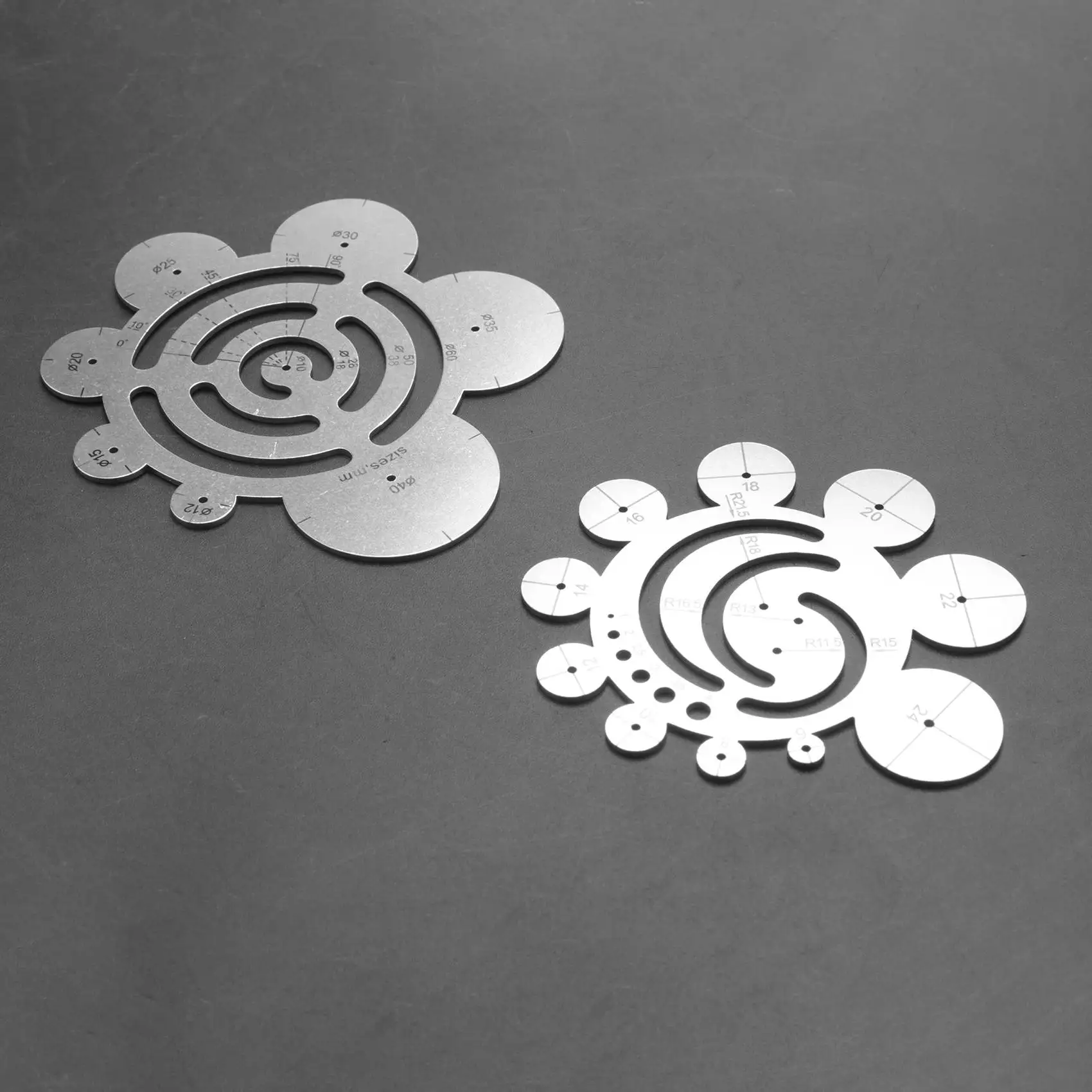 

Set of 2 Round Leather Cutting Tools Metal Corner Cutting Ruler Circle Ruler Circle Leather Punch Leather Templates