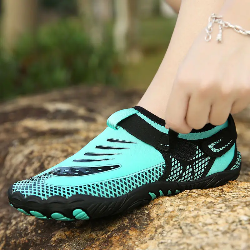 Unisex Swimming Water Shoes Men Barefoot Outdoor Beach Sandals Upstream Aqua Shoes Plus Size Nonslip River Sea Diving Sneakers