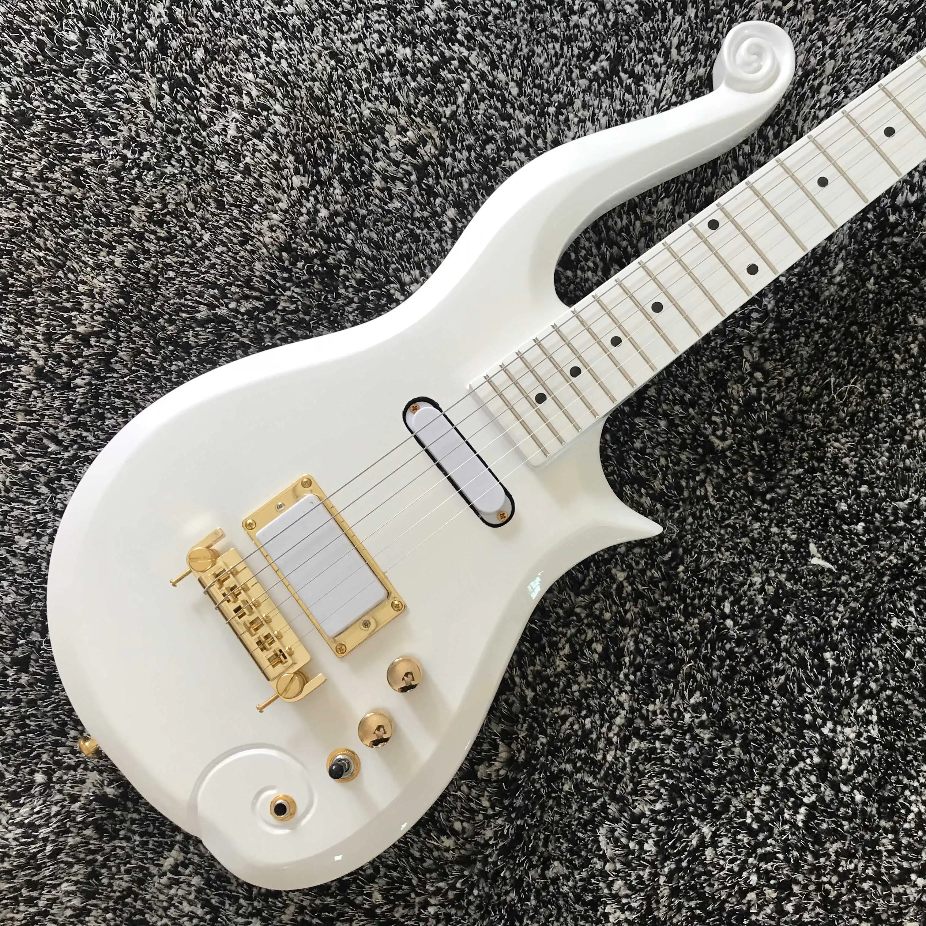 

Free shipping,white, special-shaped, white decoration, electric guitar,2022 new pop,fashion,elegant