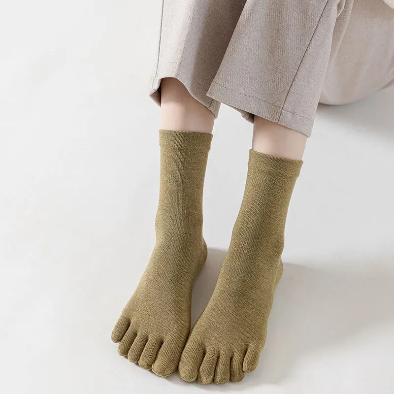 Calcetines de algodón orgánico con cinco dedos para mujer y niña, medias antideslizantes sólidas para Yoga, Pilates, Fitness, Harajuku, con dedos de los pies