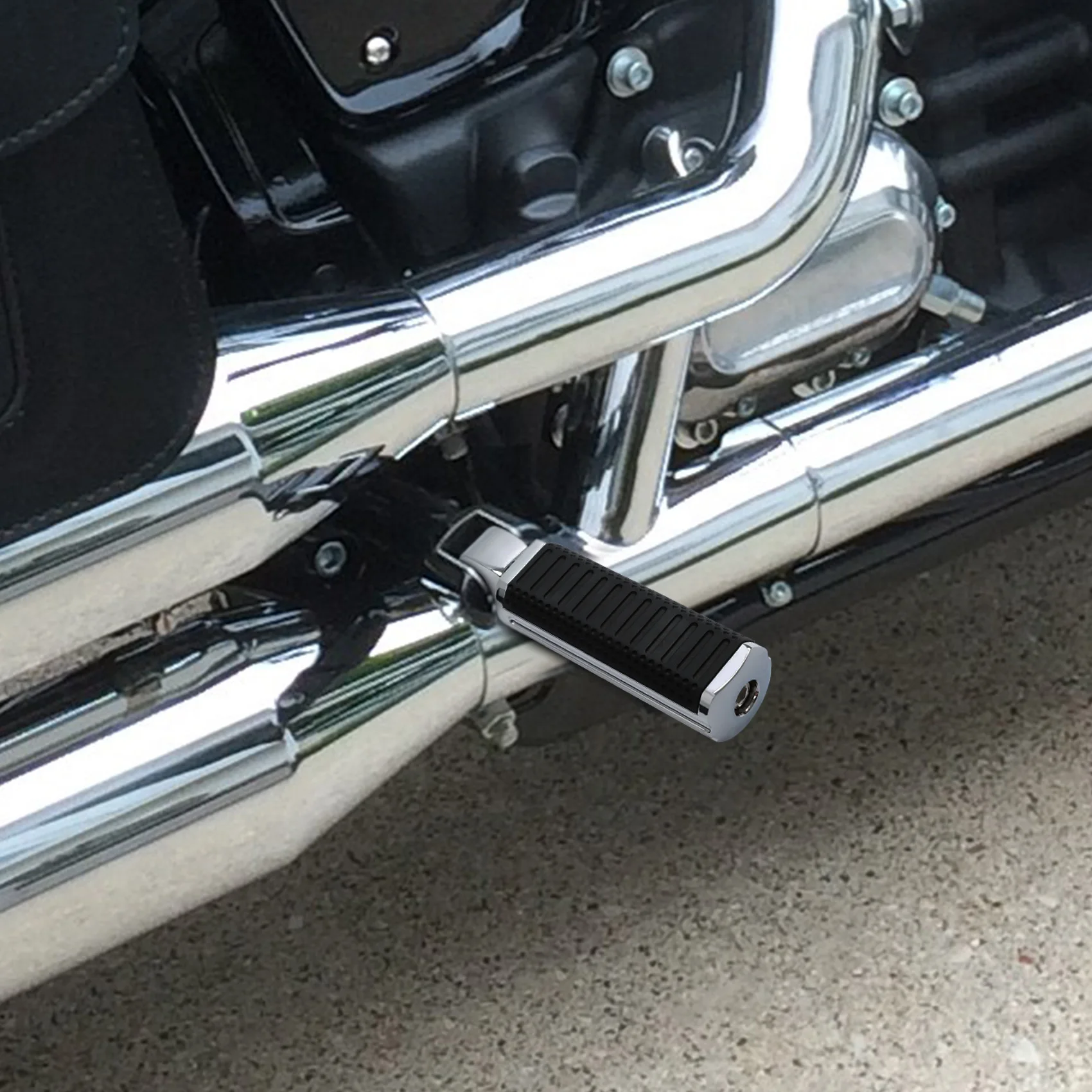 Pedane Anteriori In Alluminio CNC Per Harley Softail, Fat Bob, Breakout, Street Bob 2018-2020 – Antiscivolo Regolabili