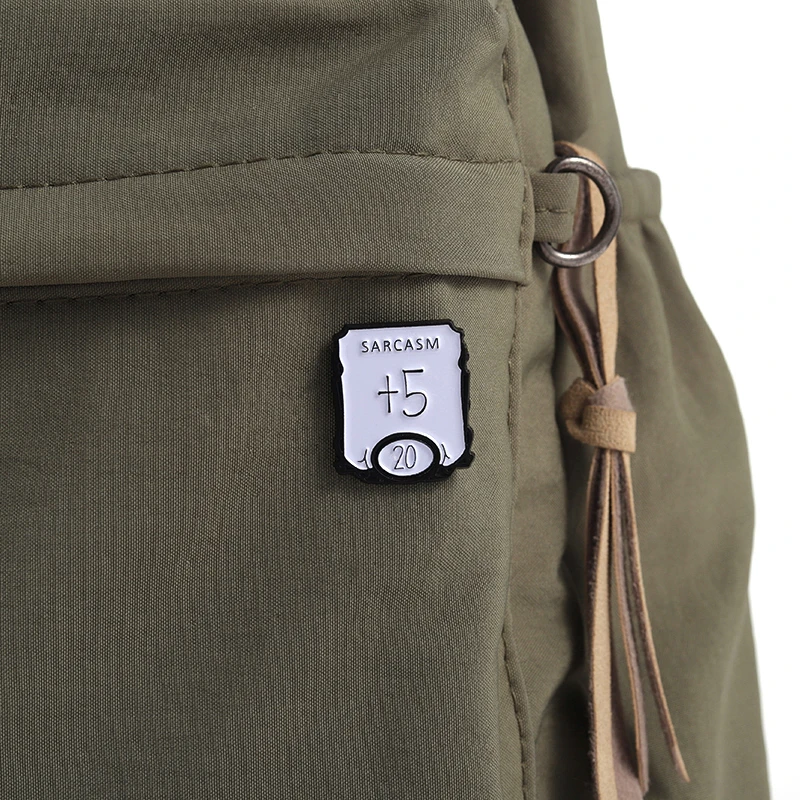 Dnd d20 würfel trpg tischplatte rpg emaille pins lustiges spiel abzeichen legierung metall brosche zubehör rucksack anstecknadel schmuck großhandel – Detail 8