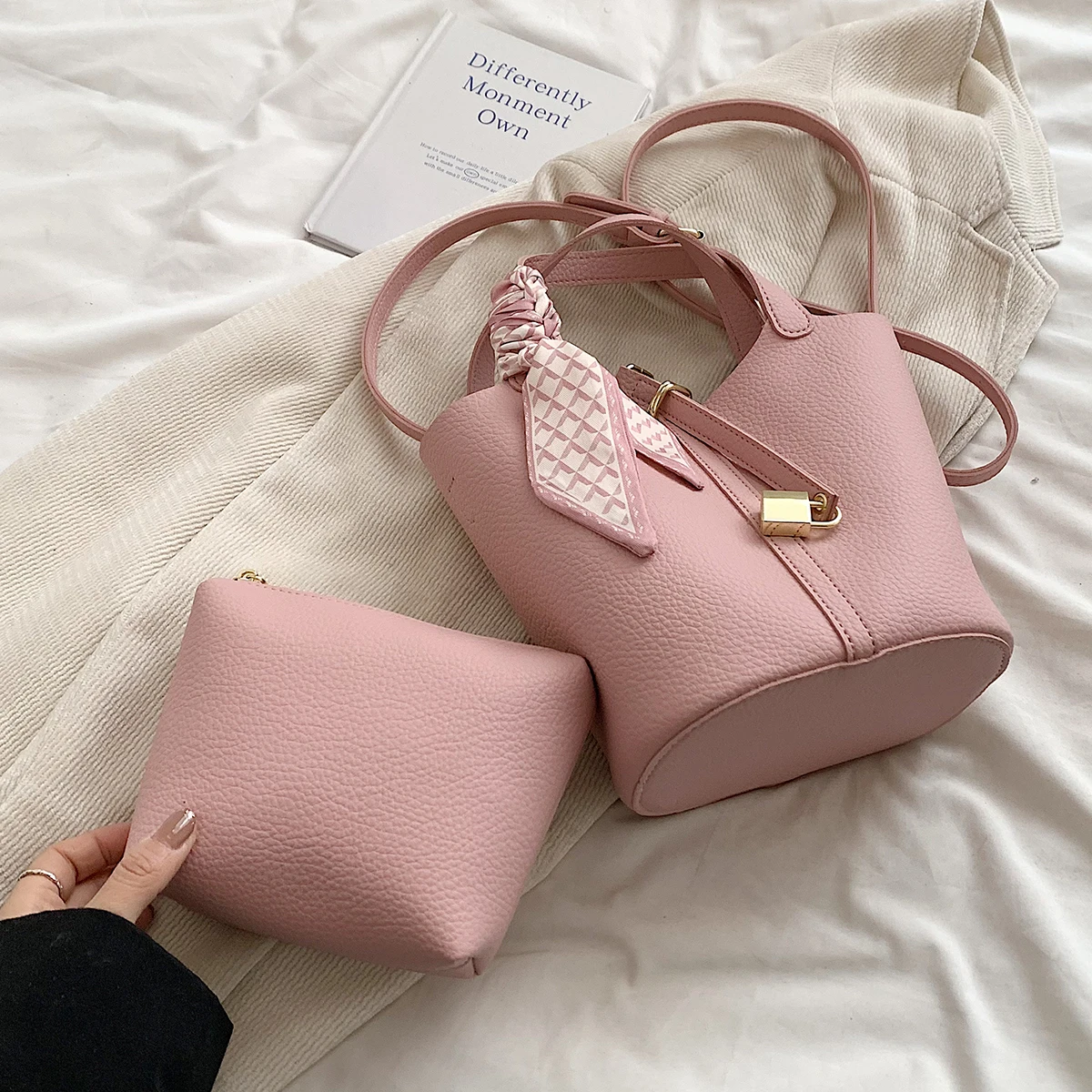 2025 New Vegetable Basket Women's Bag Mother-In-Law Bag Bucket Bag Large Capacity Commuter Handbag Hand Bag Crossbody Bag for Women