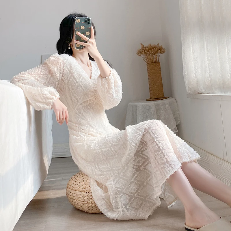 

2023 Spring New V-neck Long Sleeve Slim Lace Dress Wrinkled Puff Sleeve Fairy Mermaid Midi Dress Vestidos
