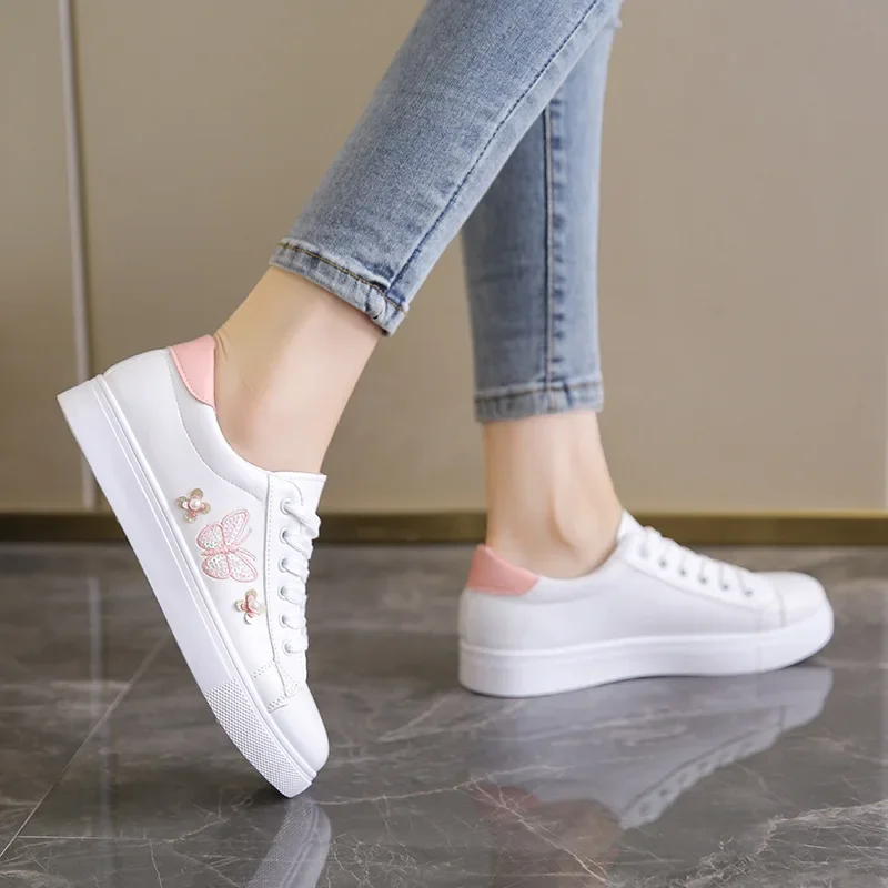 Women Shoes Butterfly Embroidery Sneakers Woman Outdoor Running Vulcanized Shoes Fashion Breathable Ladies Flats Zapatos Mujer