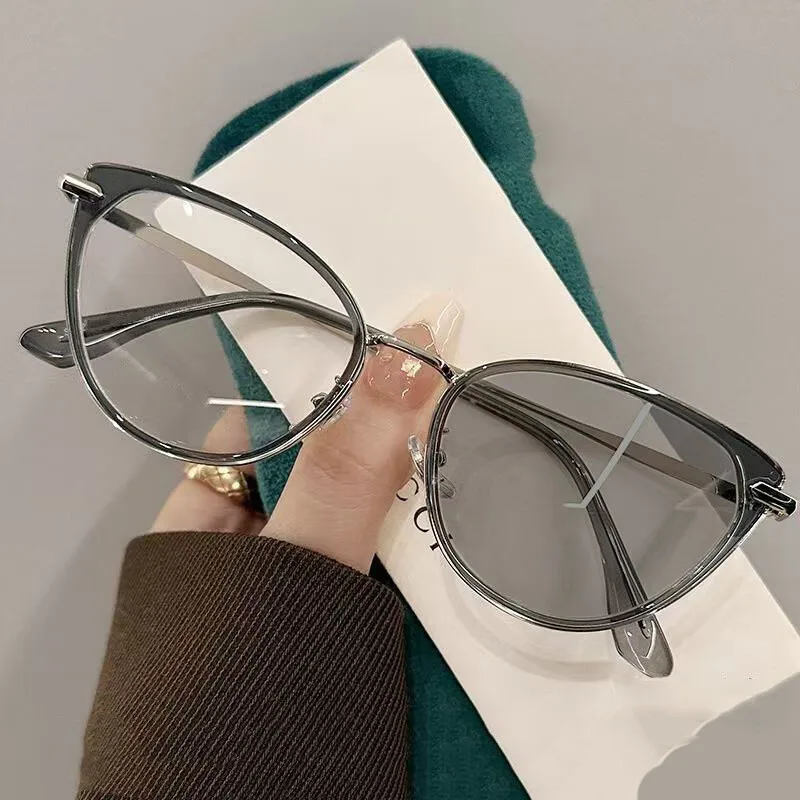 Myopia Glasses Woman Photochromic Fashion Cat Eye Eyeglasses Frames Outdoor UV Protection Mearsighted Sunglasses Myopia -1 - 2