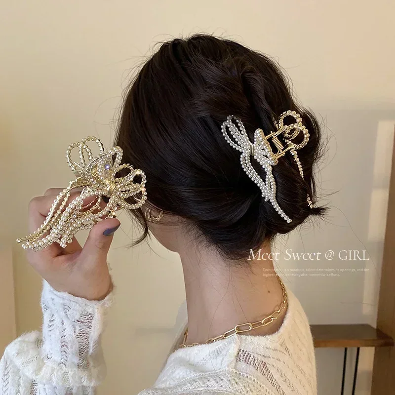 Advanced Diamond Studded Pearl Bow Hair Clip Elegant Women's Hair Clip Metal Geometric Hollow Bow Studded Diamond Headpiece