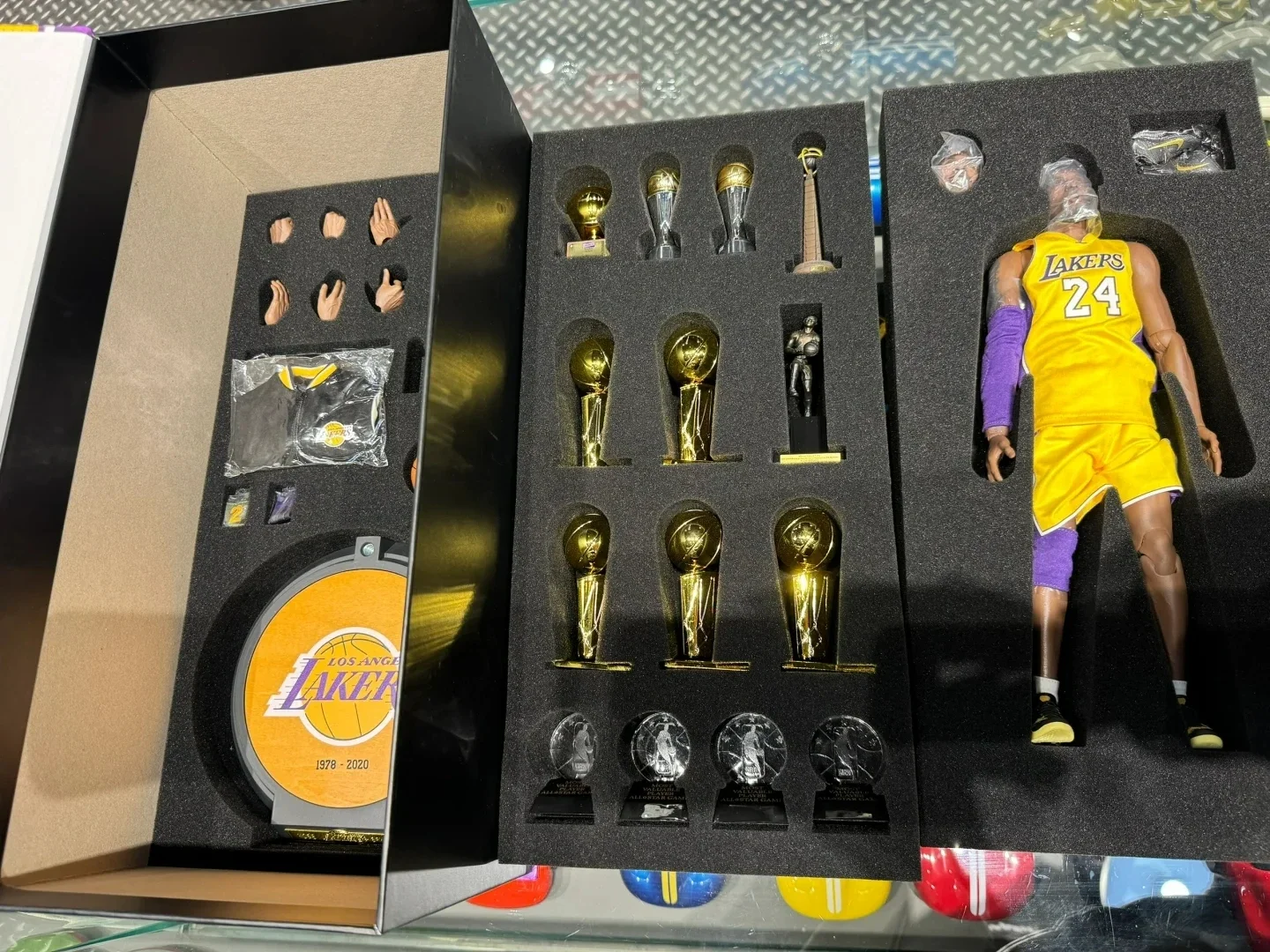 Фото Оригинальная модель Eb Enterbay Kobe Rm-1036 1/6 Nba, баскетбольный игрок Kobe Black Mamba, Классическая коллекция, совместная экшн-фигурка №2