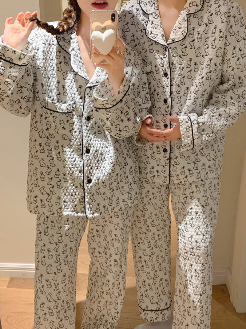 

Осенний пижамный комплект для влюбленных пар с принтом кролика, Женская однобортная рубашка + брюки, хлопковая элегантная одежда для сна с карманами