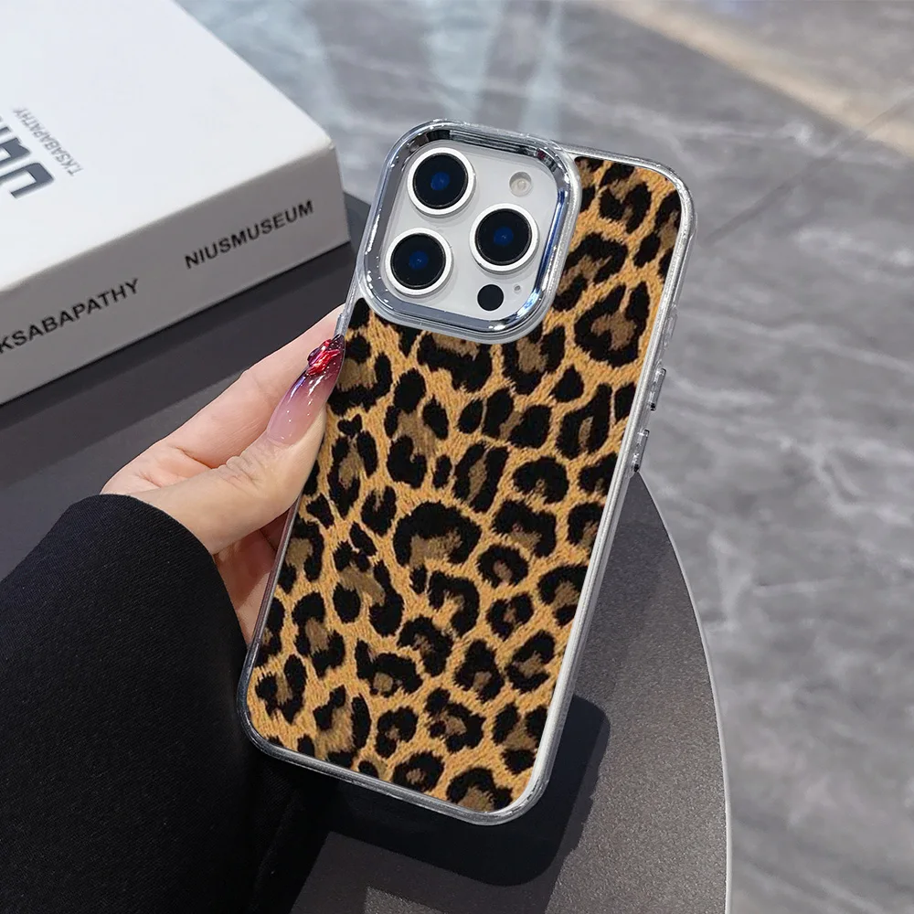 Chic Brown Leopard Pattern Phone Case – Fashionable Protective Cover