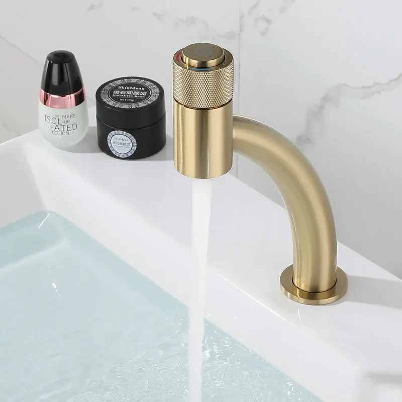 

Brushed Gold/Chrome/Black Bathroom Basin Faucet Brass Sink Deck Mounted Spout Cold And Hot Mixer Tap