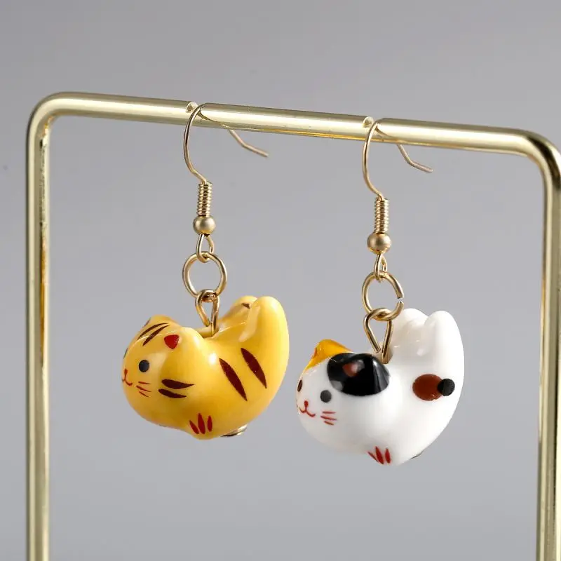 Cute Cat Earrings Unique Design Kawaii Ceramics Lucky Cat Earrings Girls Cartoon Earrings Wholesale Small Cat Statement Jewelry