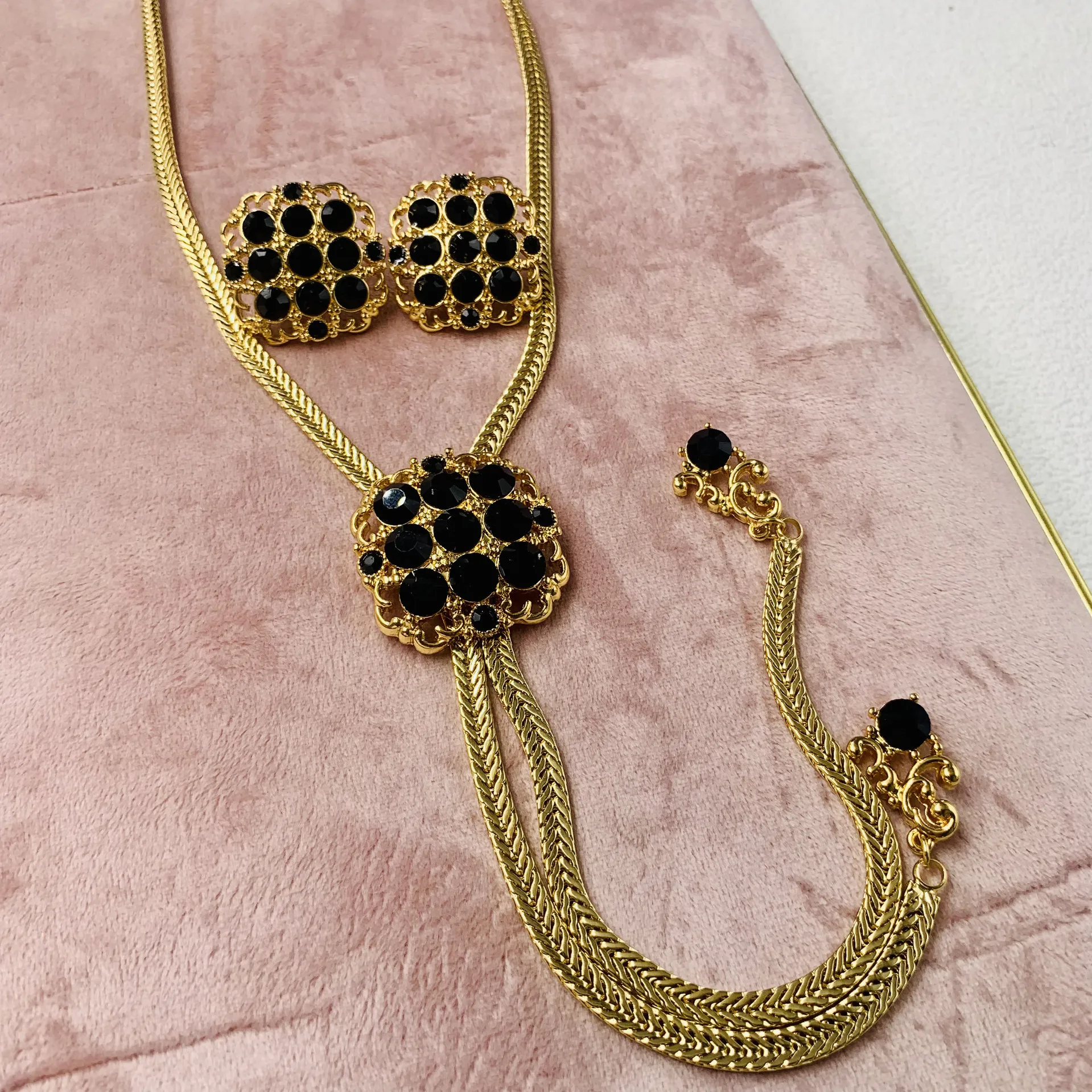 Western Vintage Stretchable Sweater Chain Necklace