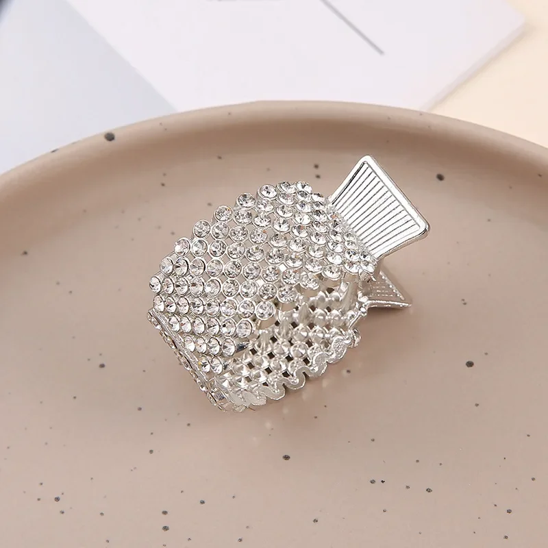 Elegante haarclip met sprankelende strass voor dames_voghion.com