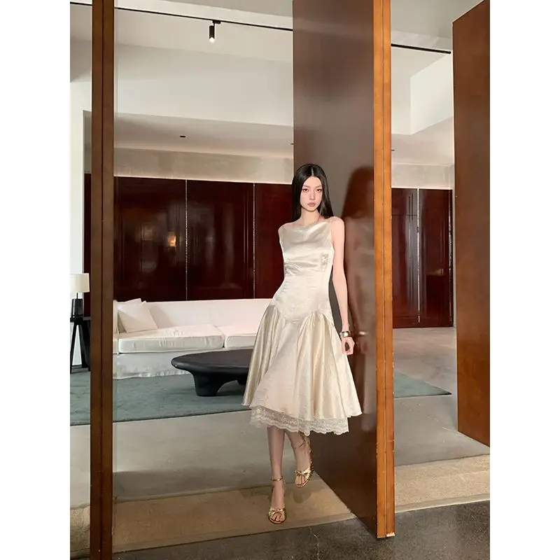 Abito Midi Elegante Francese con Pizzo Champagne, Vestito da Donna Slim Fit con Spalline Sottili in Raso Arricciato per Feste e Appuntamenti - immagine 2