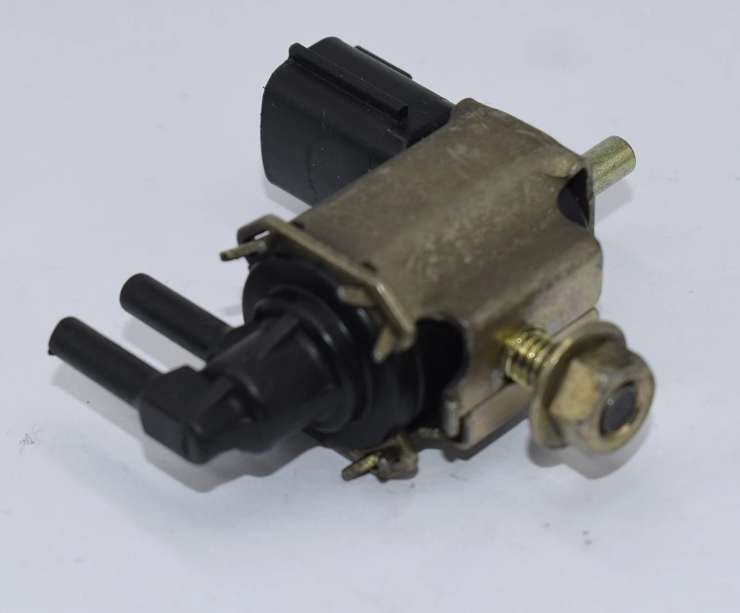 Purge Control Solenoid Valve For Nissan Sentra Maxima Pathfinder Infiniti G20 engine purge control valve,vvt valve solenoid,vacuum valve solenoid